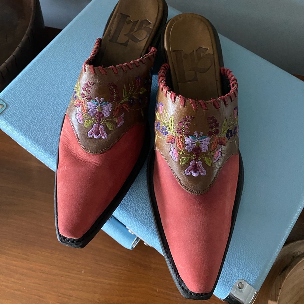Liberty  Black 8 1/3 size Mules